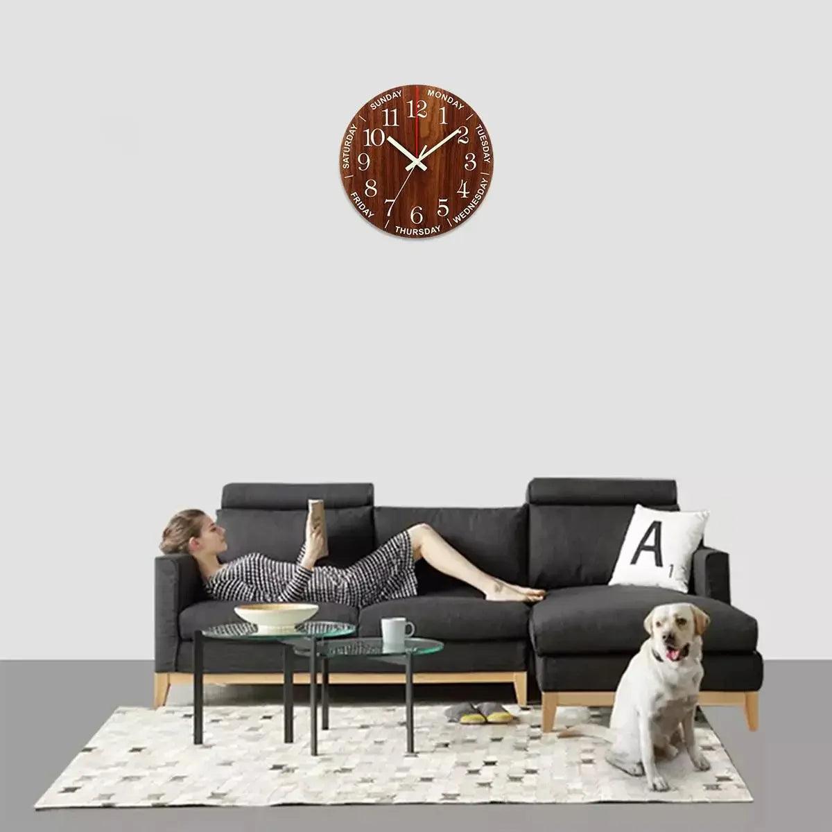 Horloge Murale en Bois avec Chiffres Lumineux - Idéale pour la Décoration Intérieure